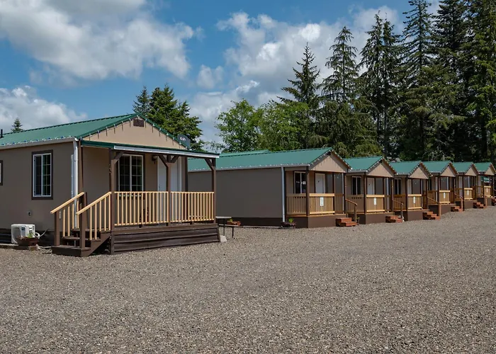 Far West Cabin-Tiny Homes Rental